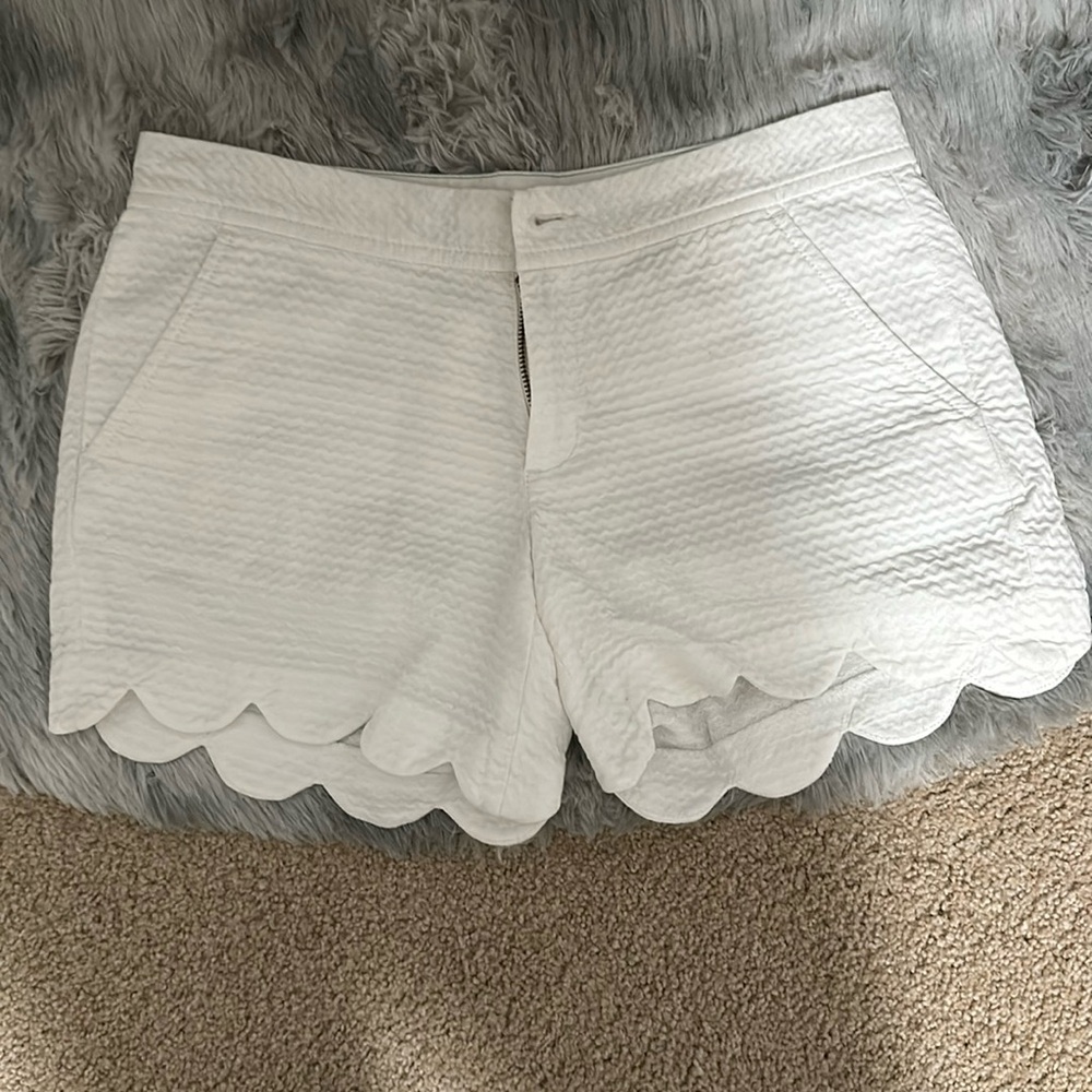 Lilly Pulitzer buttercup white textured shorts, size 0, GUC